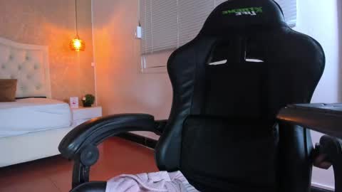 L I S S A  online show from 02-13-25, 10:55