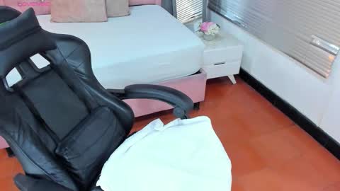 L I S S A  online show from 02-21-26, 03:51