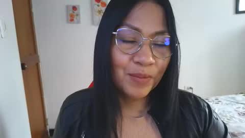 Snapshot of lissafeethot chatting on 05-10-26, 04:56 Lissafeethot online show from 05-10-26, 04:56