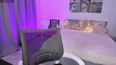 lissameoww online show from 10-17-25, 01:42