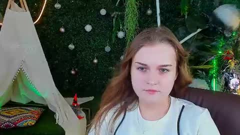 Snapshot of lissatelor chatting on 06-11-26, 01:42 Lissa Telor online show from 06-11-26, 01:42