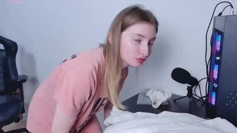 Lissa online show from 09-10-25, 09:42