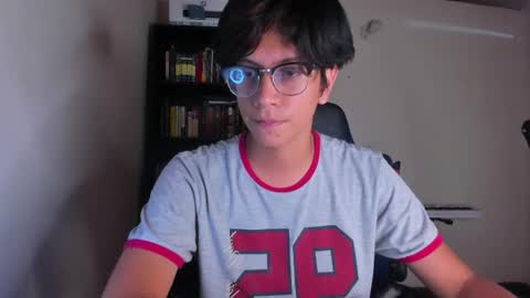 Snapshot of literateboy chatting on 06-09-26, 01:50 Literateboy online show from 06-09-26, 01:50