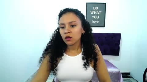 Snapshot of little18doll chatting on 06-02-26, 11:07 little18doll online show from 06-02-26, 11:07