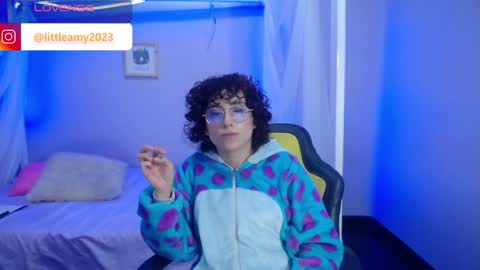 Snapshot of little__amy_ chatting on 12-21-24, 09:04 AMY online show from 12-21-24, 09:04