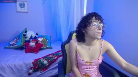 Snapshot of little__amy_ chatting on 12-24-24, 11:55 AMY online show from 12-24-24, 11:55
