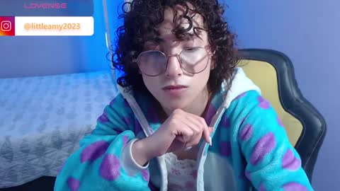Snapshot of little__amy_ chatting on 01-20-25, 06:10 AMY online show from 01-20-25, 06:10