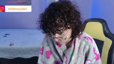 Snapshot of little__amy_ chatting on 01-28-25, 11:17 AMY online show from 01-28-25, 11:17
