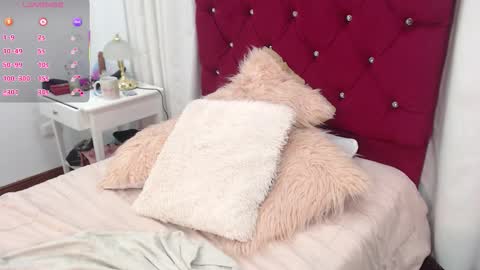 Snapshot of little__amy_ chatting on 10-13-25, 09:15 AMY online show from 10-13-25, 09:15