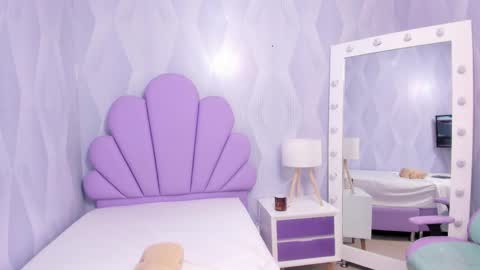 little__doll18 online show from 12-21-25, 10:44