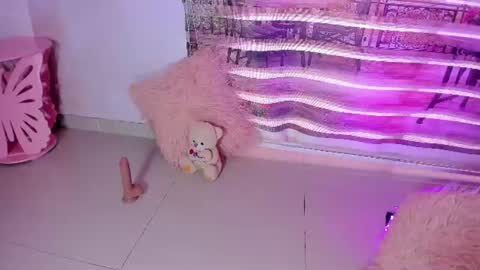 little__doll18 online show from 07-25-26, 09:01