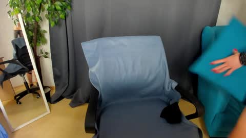 Isabel online show from 05-21-26, 07:59