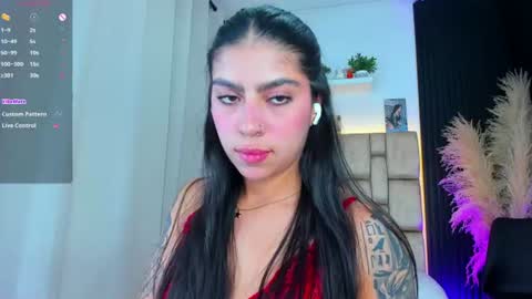 Sophie ---- connected from 1400 to 2100 Colombia time online show from 06-16-26, 08:44