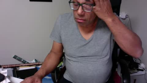 Snapshot of little_buddha chatting on 01-12-25, 08:57 Pure Black Power online show from 01-12-25, 08:57