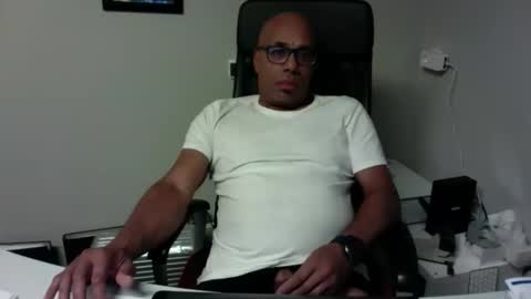 Snapshot of little_buddha chatting on 09-30-25, 07:08 Pure Black Power online show from 09-30-25, 07:08