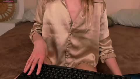 little_clare_ online show from 03-27-26, 11:32
