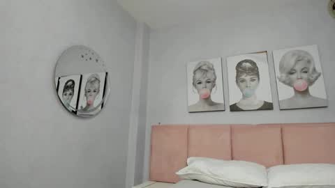 Snapshot of little_doll_4u chatting on 02-01-25, 10:05 ANNI online show from 02-01-25, 10:05