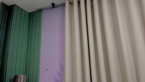 Snapshot of little_doll_4u chatting on 02-05-25, 10:08 ANNI online show from 02-05-25, 10:08