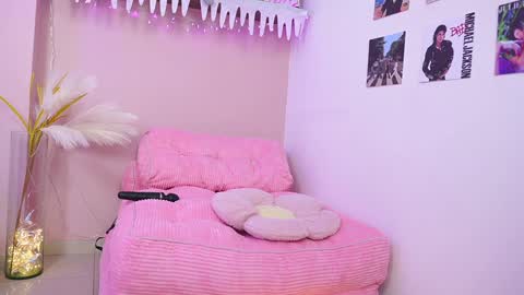 Little Effy online show from 12-14-24, 12:11