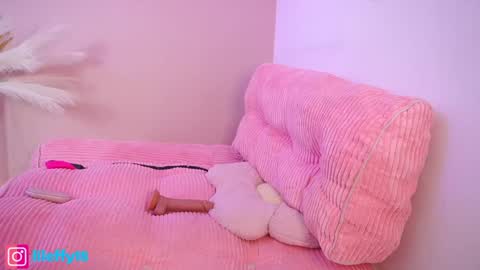 Little Effy online show from 12-18-24, 05:59