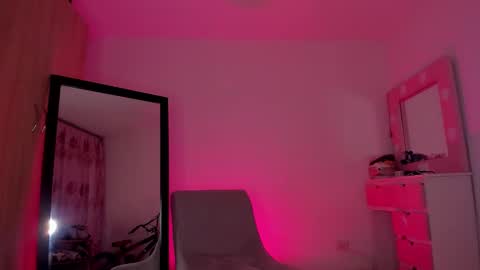 Snapshot of little_emilyd chatting on 09-26-25, 04:05 Emily online show from 09-26-25, 04:05