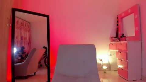 Snapshot of little_emilyd chatting on 09-30-25, 04:39 Emily online show from 09-30-25, 04:39