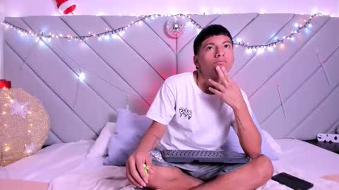 little_kris1 online show from 12-04-25, 12:36