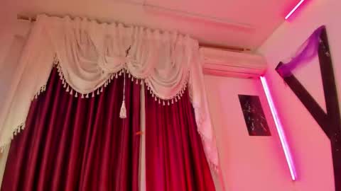 Little Nauughty2 online show from 10-31-25, 02:07