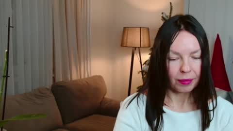 Nicole online show from 12-17-25, 03:51