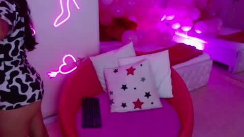 Paulette online show from 11-22-25, 04:33