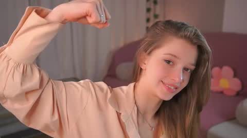 Kiki online show from 03-11-25, 04:18