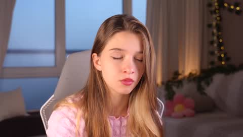 Kiki online show from 09-16-25, 03:46