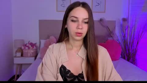 little_siin online show from 06-19-26, 09:51