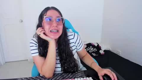 Laire  online show from 11-22-25, 07:57