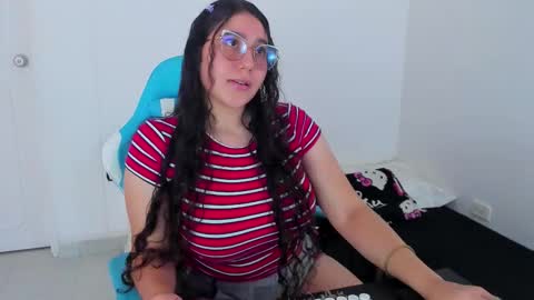 Laire  online show from 11-23-25, 06:41