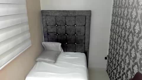 Snapshot of little_sugar18 chatting on 11-24-25, 12:38 Luisa online show from 11-24-25, 12:38