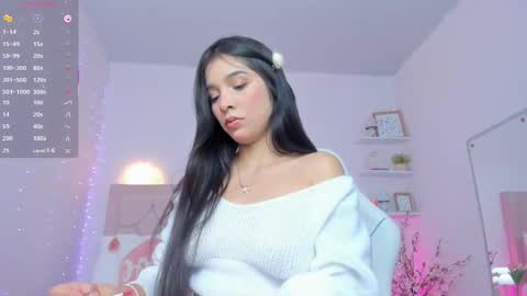 Snapshot of little_sweet_18 chatting on 09-22-25, 12:23 Daniela online show from 09-22-25, 12:23