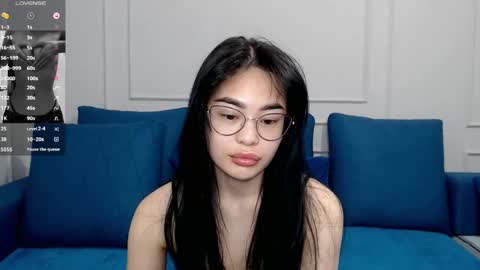 Snapshot of little_v1rgin_angel chatting on 03-05-25, 12:11 Kwan online show from 03-05-25, 12:11