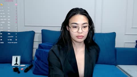 Kwan online show from 03-21-26, 01:26