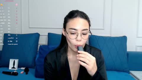 Kwan online show from 03-22-26, 12:41