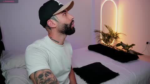 little_vannesaa online show from 02-18-25, 08:47