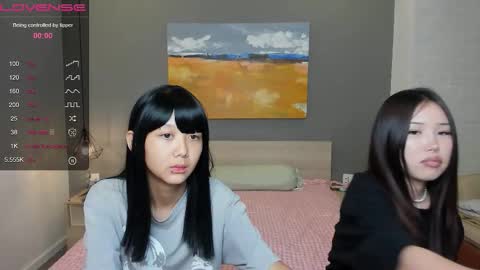 Snapshot of little_yena chatting on 09-09-25, 10:42 Yena and Gabby online show from 09-09-25, 10:42