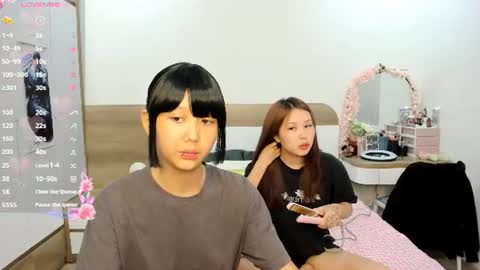 Snapshot of little_yena chatting on 06-21-26, 10:07 Yena and Gabby online show from 06-21-26, 10:07
