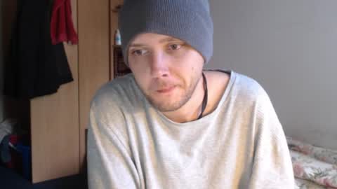 Snapshot of littlealien7 chatting on 05-27-26, 01:13 littlealien7 online show from 05-27-26, 01:13