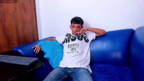 Snapshot of littlecum18 chatting on 06-17-26, 12:07 Pipe online show from 06-17-26, 12:07