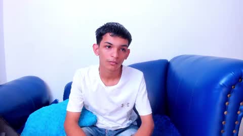 Snapshot of littlecum18 chatting on 06-19-26, 12:31 Pipe online show from 06-19-26, 12:31