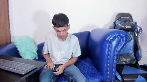 Snapshot of littlecum18 chatting on 07-21-26, 12:29 Pipe online show from 07-21-26, 12:29