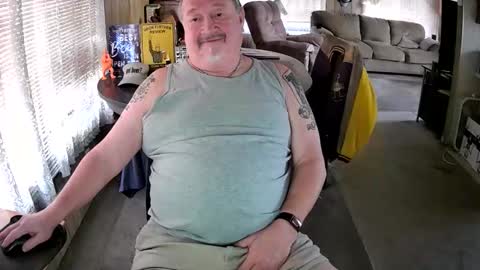 Littled83057 online show from 04-17-26, 06:22