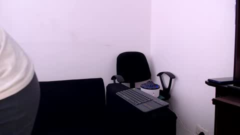 Manu online show from 09-15-25, 07:58