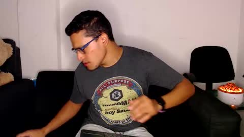 Manu online show from 10-06-25, 01:58